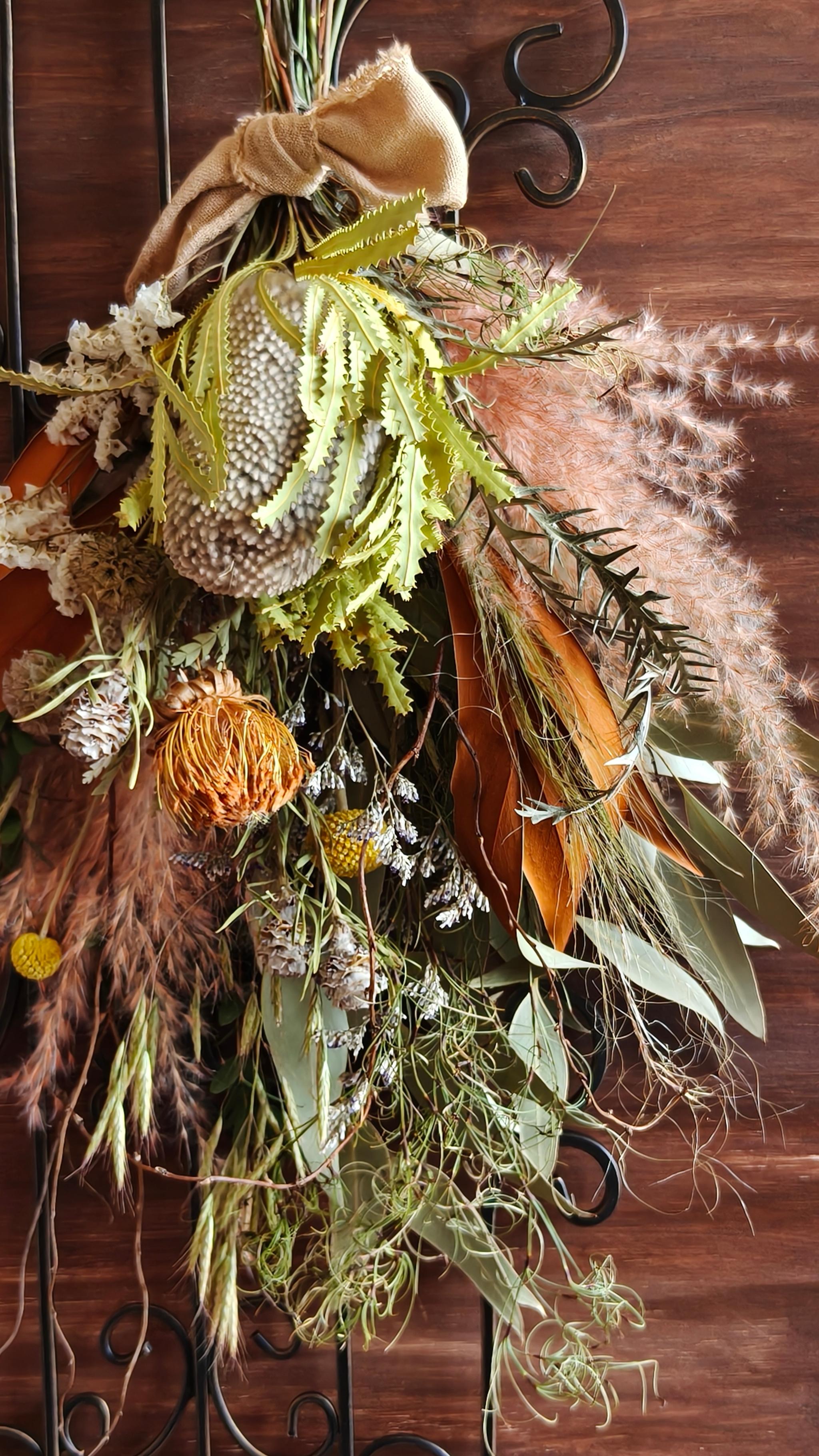 ワイルドフラワーのドライフラワースワッグブーケ ウェディングブーケ前撮り 和装 インテリア ユーカリ バンクシア リース | 18枚目